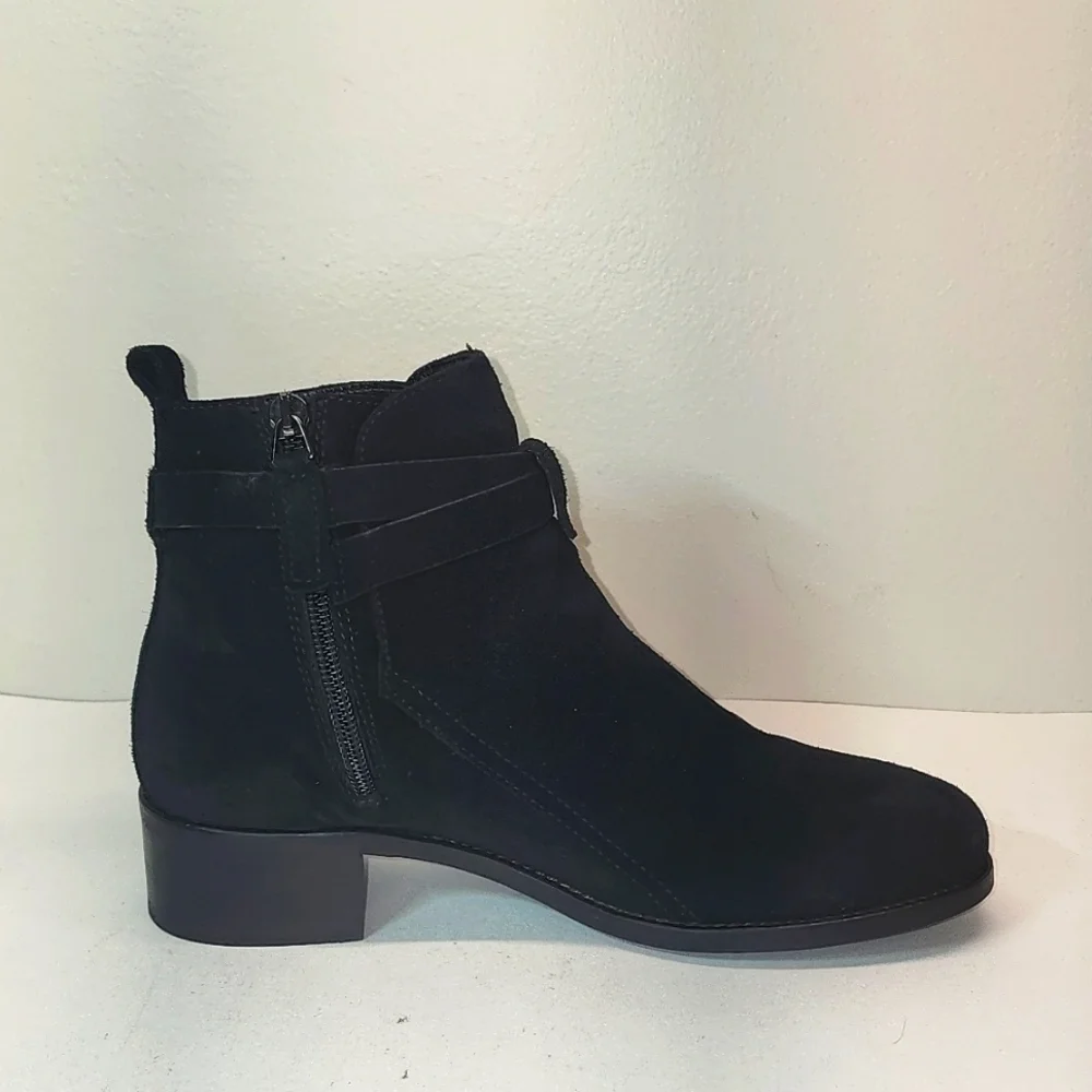 AQUATALIA Black suede low (1-1.9 in heel size 6.5